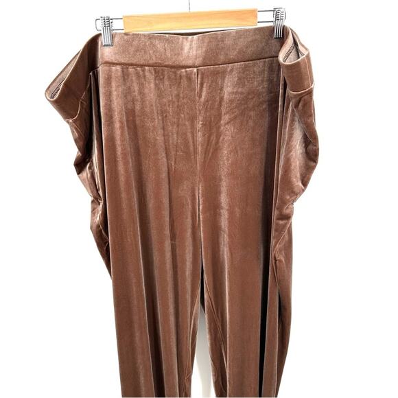 Isaac Mizrahi Live! Tall velour lounge pants in hickory brown Size 3XT - Picture 3 of 10